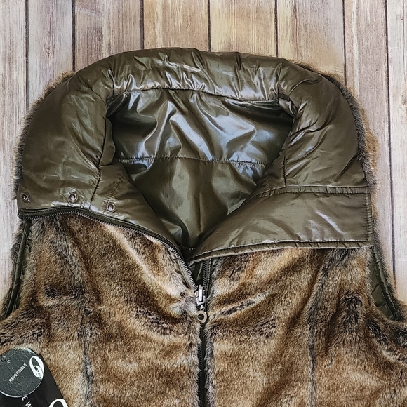 Nine West Women's Reversible Faux Fur Vest Size M - Picture 6 of 7
